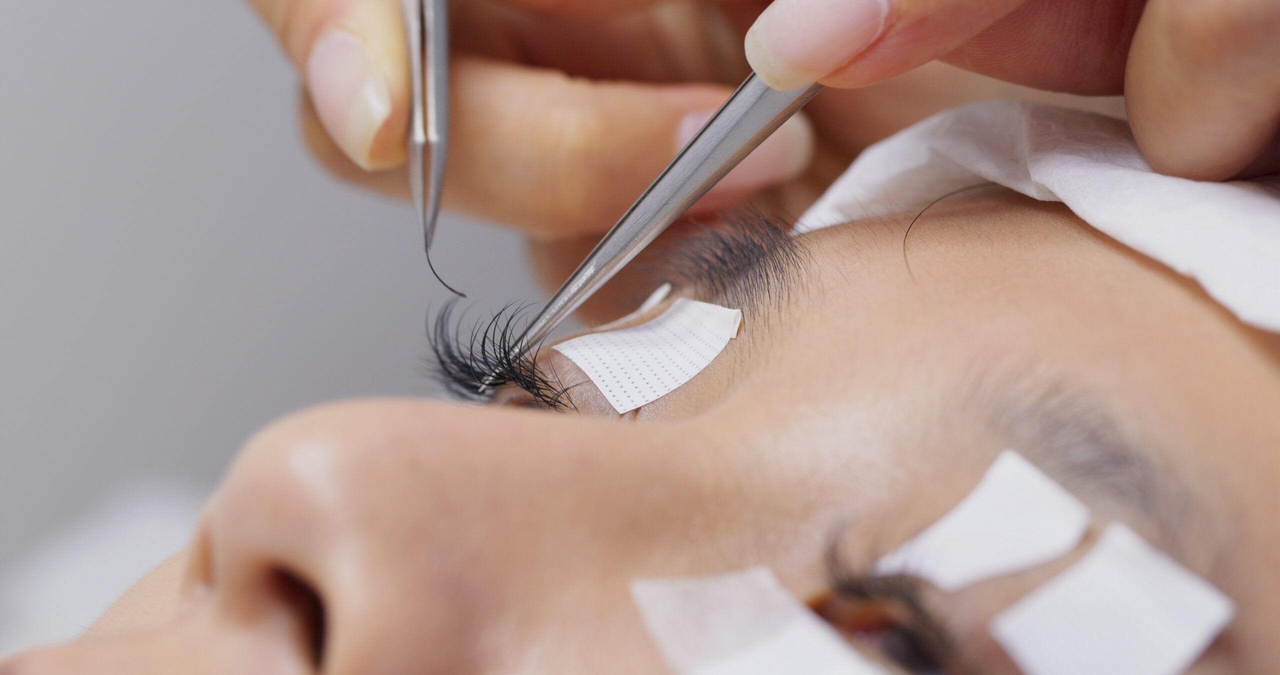 beauty-esthetician-16 one by one βλεφαρίδες